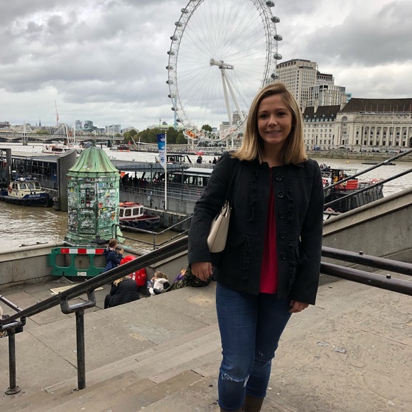 Meet your Posher, Jess - Picture 2 of 6